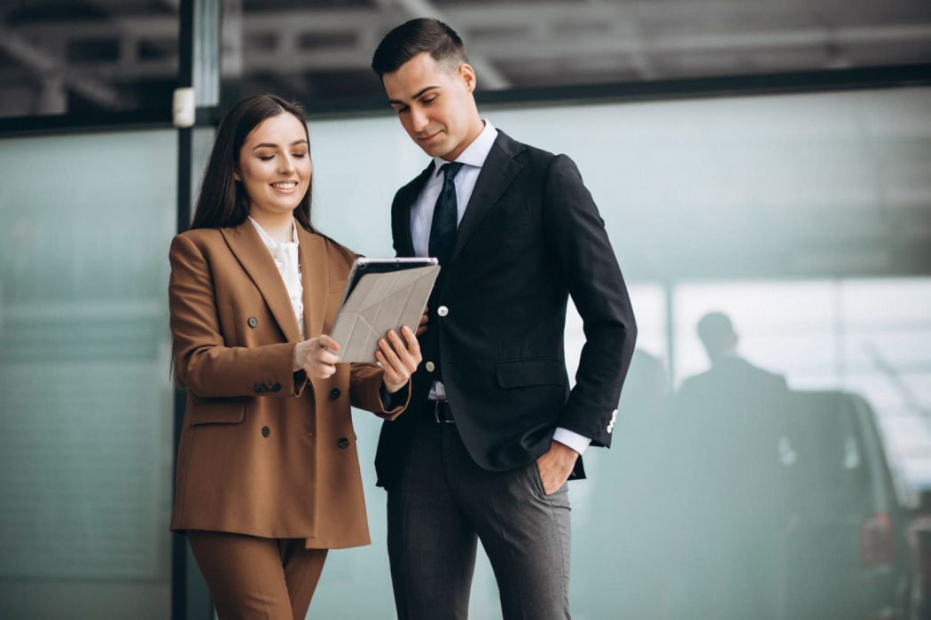 Hire2Retire Phase 7.2: Salesforce Service Cloud Support, New SCIM connectors, Custom ATS Integrations, and more 1 A man and woman in business attire go over their new integration of the Salesforce Service Cloud application with Hire2Retire.